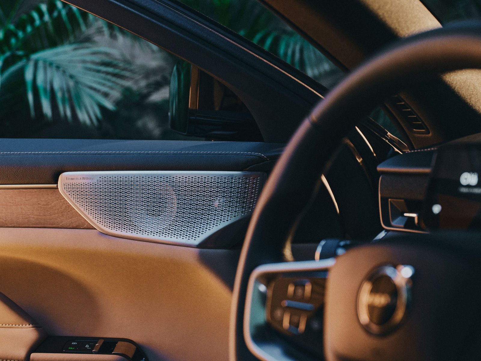 20260721_VOLVO ES90_STUDIO_ 820